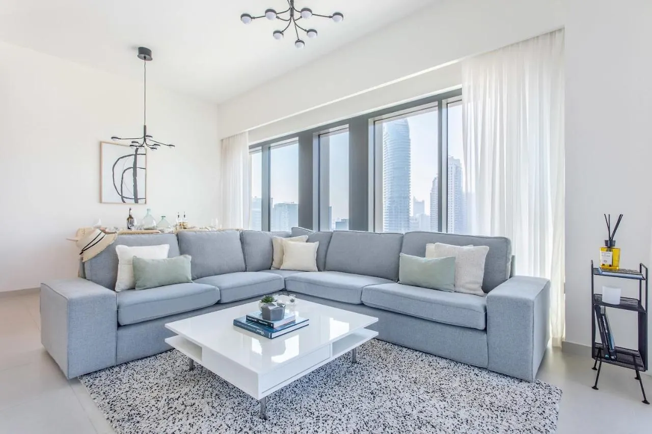 Frank Porter - Burj Royale Dubai 0*,