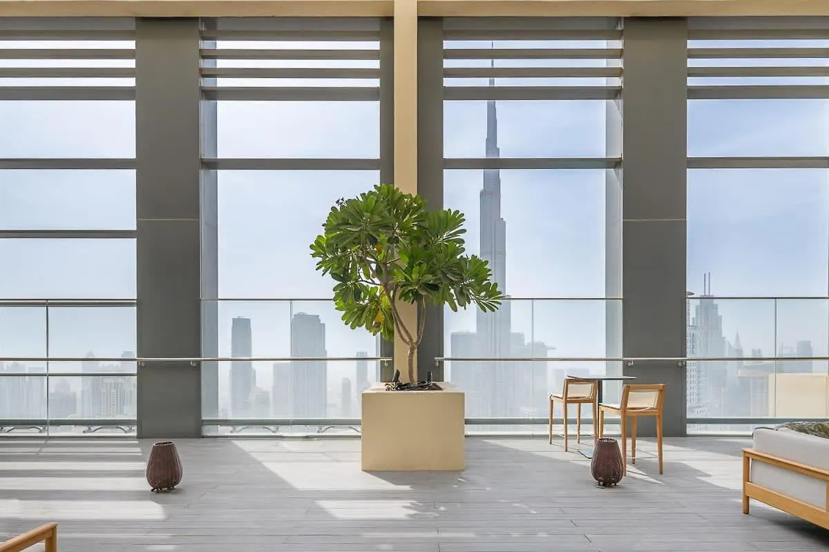 Frank Porter - Burj Royale Dubai 0*,