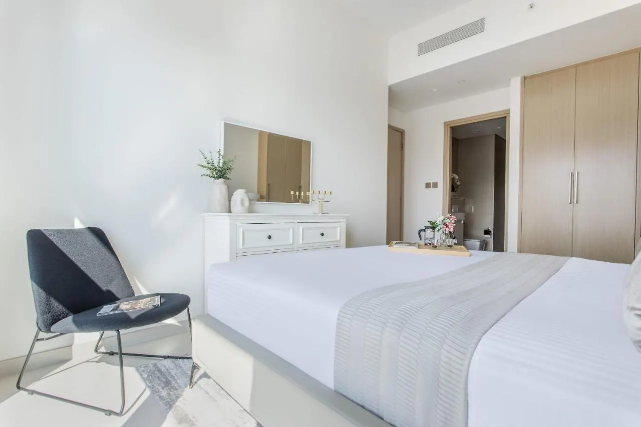 Frank Porter - Burj Royale Dubai Apartment